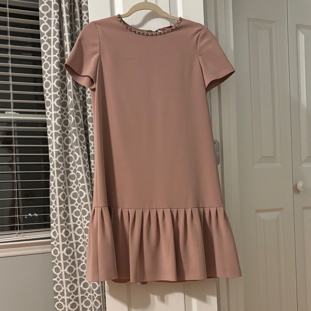 MaxMara Blush Short Sleeve Dress NWT size 6. Knee length